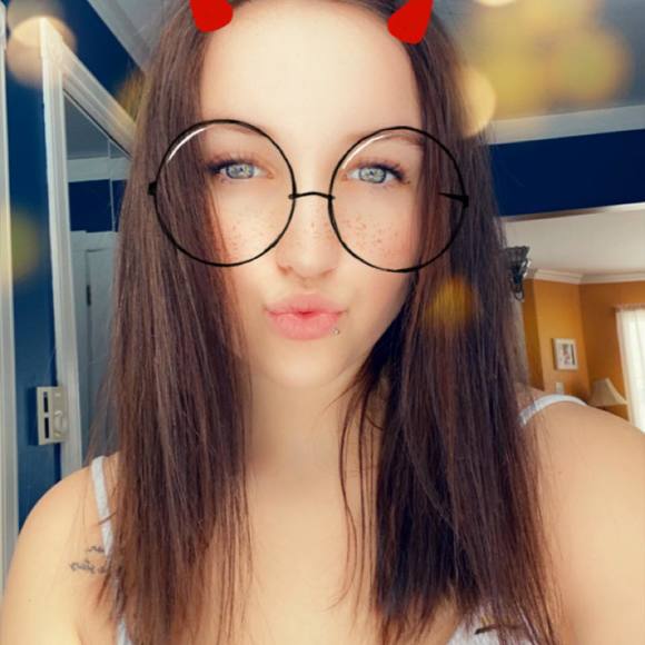 Meet your Posher, Julia - Picture 1 of 1